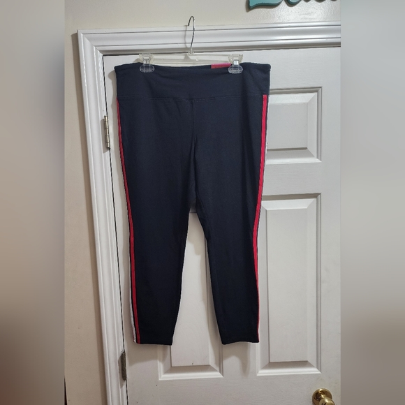 Athletic pants - Picture 2 of 6